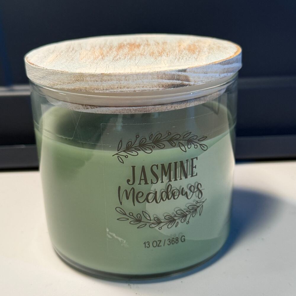 Jasmine Meadows Glass 2 Wick Candle w Wood Lid Green 13 oz